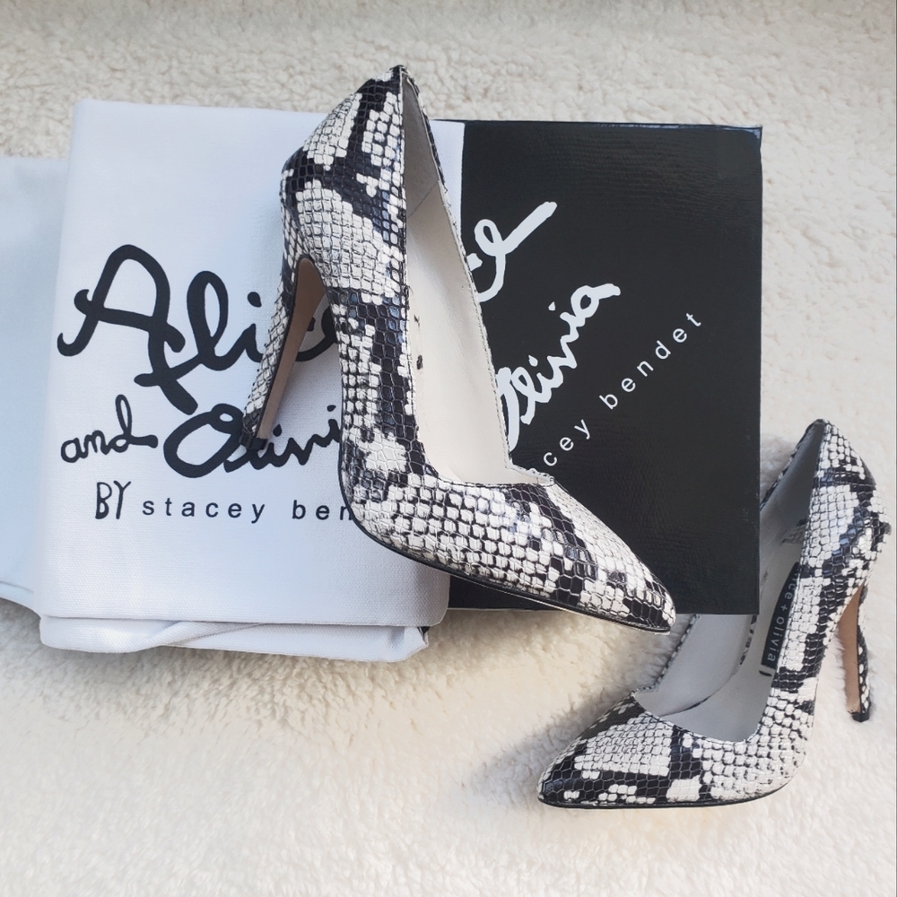 N-E-W Alice and Olivia Dina 110 Snake